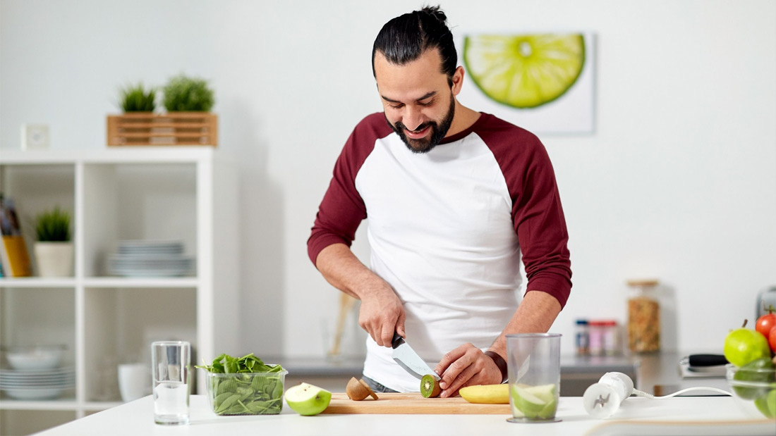 Man making smoothie