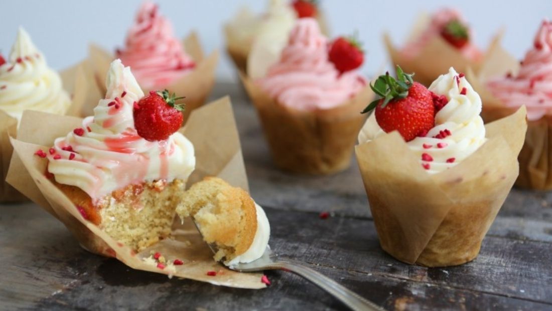 Strawberries and Cream Cupcakes