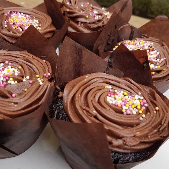 vrc Chocolate Cupcakes with Buttercream Icing